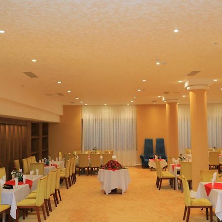 Kenenisa Hotel Adís Abeba Exterior foto