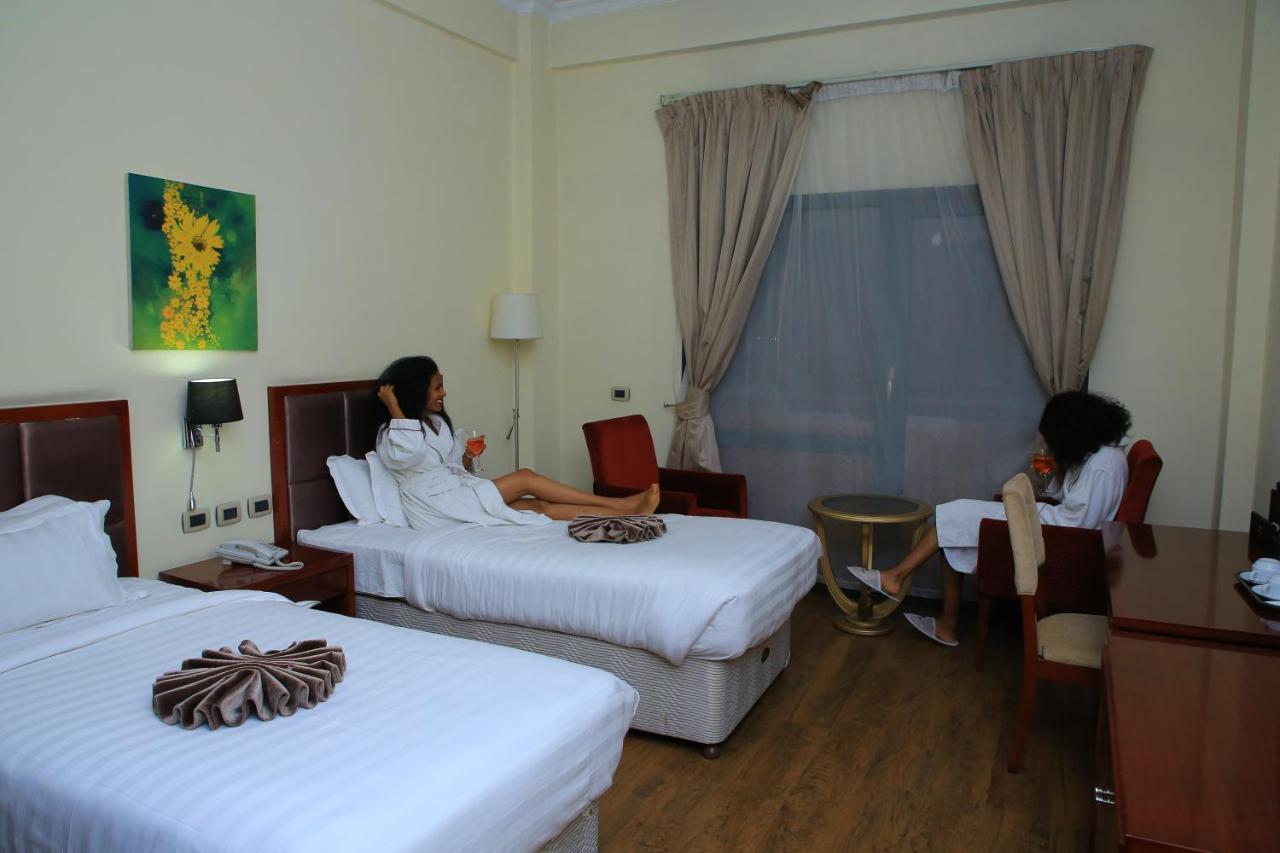 Kenenisa Hotel Adís Abeba Exterior foto